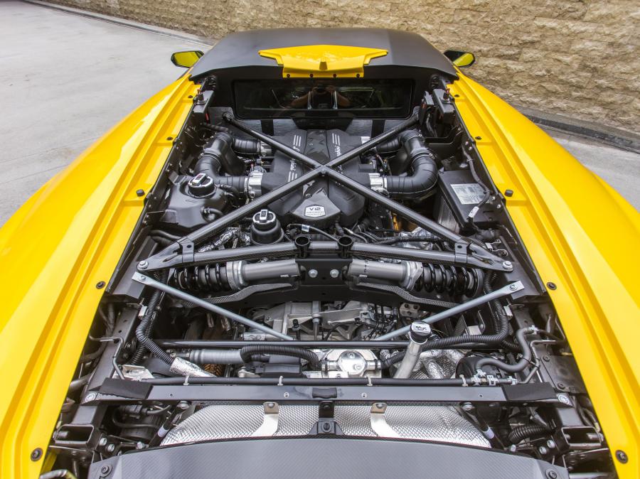 Моторный отсек Lamborghini Centenario Coupe 2016 года  (NA) (фото 20 из 30)
